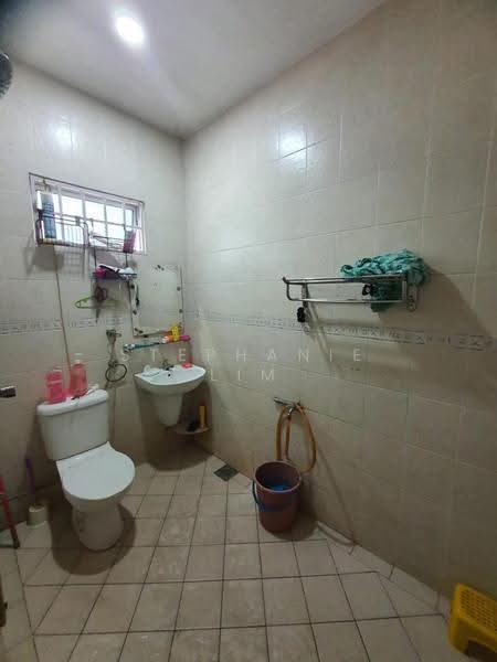 3-storey Terraced House for Rent in Bukit Jambul (Penang) - Stephanie Lim - Bathroom - PropertyGuru.com.my