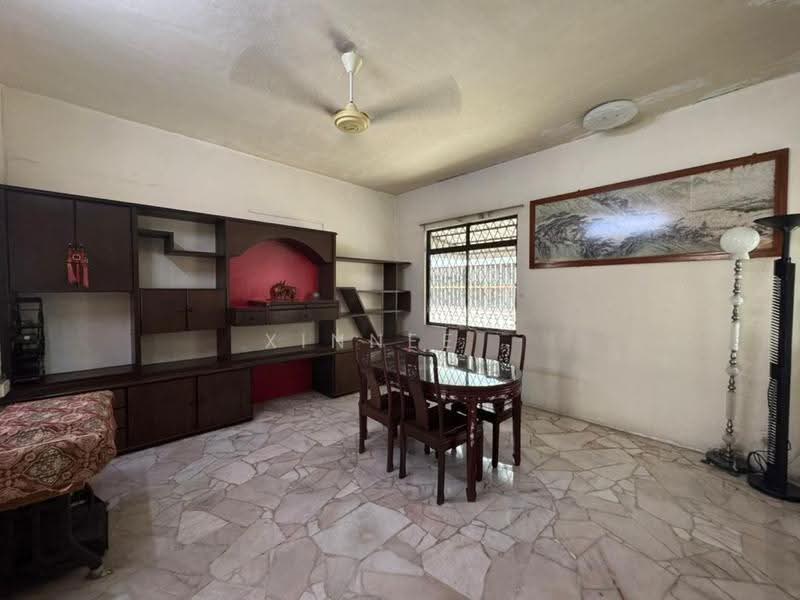 Bungalow House for Rent in Island Glades (Jelutong) - Xinnee . - Dining Room - PropertyGuru.com.my
