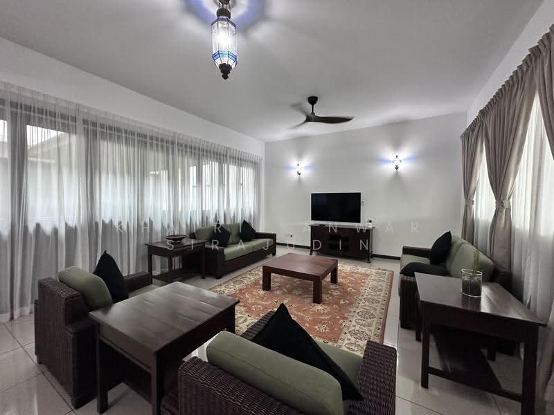 Rumah Teres 2-Tingkat untuk Dijual di U16, Elmina Gardens (Shah Alam) - Khairil Anwar Sirajudin - Living Room - PropertyGuru.com.my