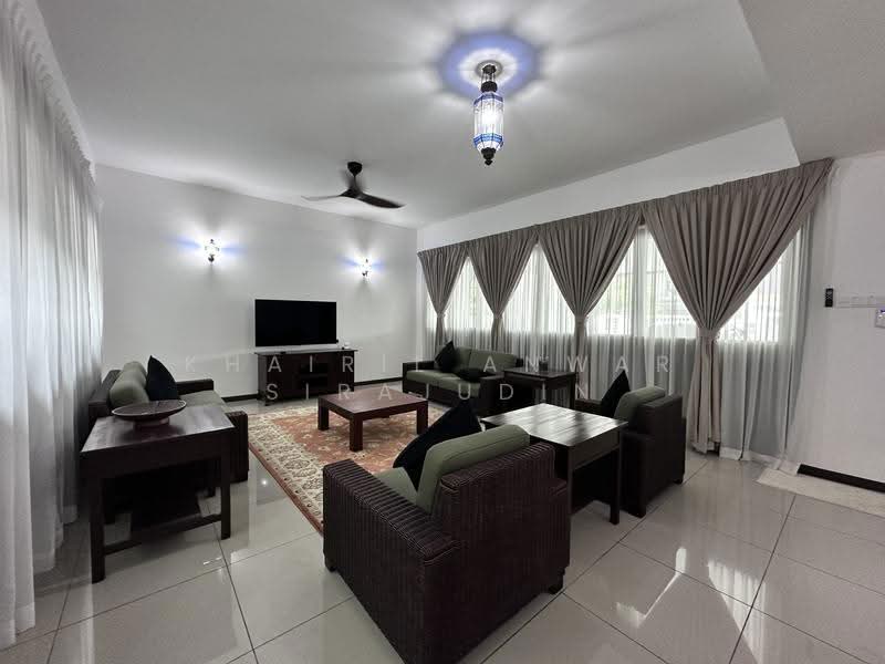 Rumah Teres 2-Tingkat untuk Dijual di U16, Elmina Gardens (Shah Alam) - Khairil Anwar Sirajudin - Living Room - PropertyGuru.com.my