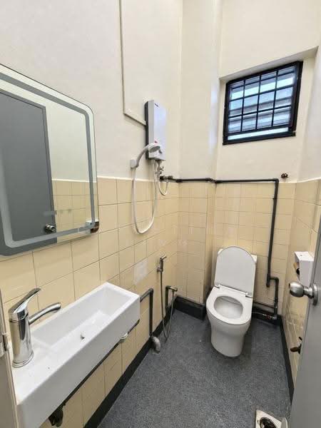 Kedai untuk Disewa di Bandar Baru Permas Jaya (Permas Jaya) - Christina Ling - Bathroom - PropertyGuru.com.my