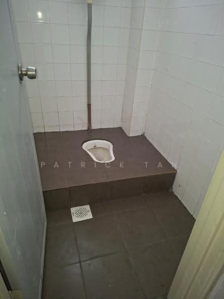Kedai / Pejabat untuk Dijual di Sepang (Selangor) - Patrick Tan - Bathroom - PropertyGuru.com.my