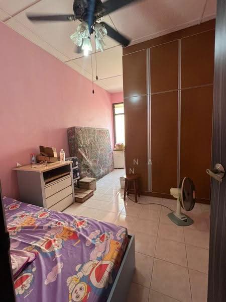 2.5-storey Terraced House for Sale in Taman Bukit Serdang (Seri Kembangan) - Katrina Chan - Bedroom - PropertyGuru.com.my