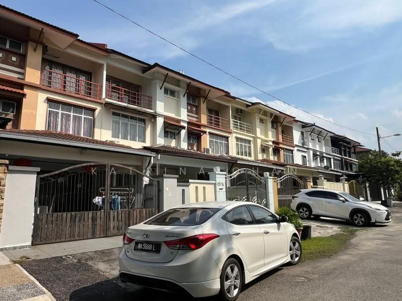 2.5-storey Terraced House for Sale in Taman Bukit Serdang (Seri Kembangan) - Katrina Chan - Exterior - PropertyGuru.com.my