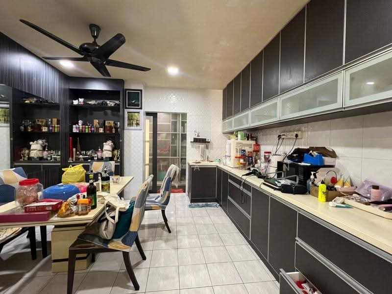 2.5-storey Terraced House for Sale in Taman Bukit Serdang (Seri Kembangan) - Katrina Chan - Kitchen - PropertyGuru.com.my