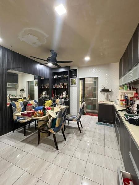 2.5-storey Terraced House for Sale in Taman Bukit Serdang (Seri Kembangan) - Katrina Chan - Dining Room - PropertyGuru.com.my