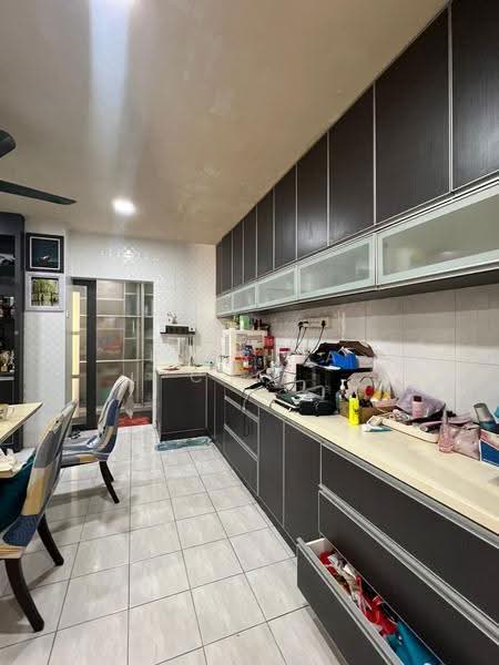 2.5-storey Terraced House for Sale in Taman Bukit Serdang (Seri Kembangan) - Katrina Chan - Kitchen - PropertyGuru.com.my