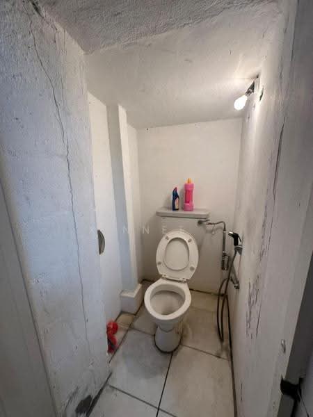 1.5-storey Terraced House for Sale in Dato Keramat (George Town) - Xinnee . - Bathroom - PropertyGuru.com.my