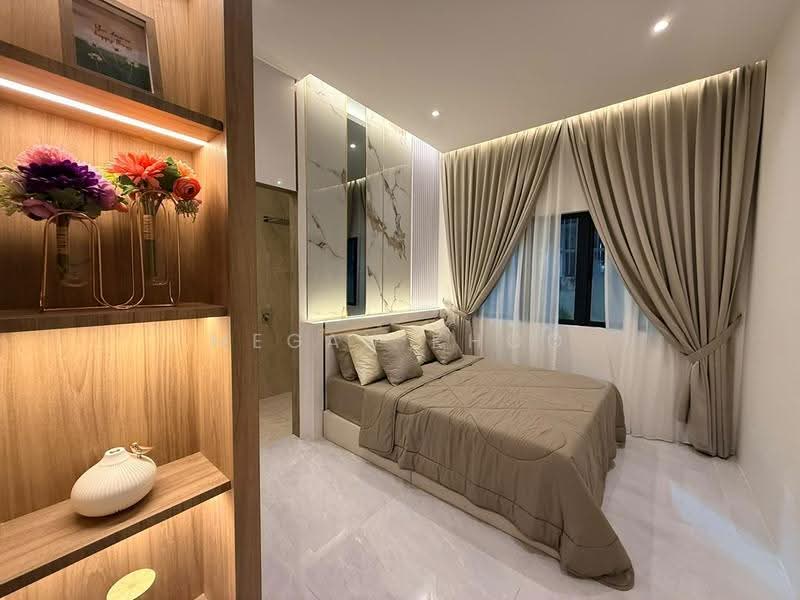 Kediaman Servis untuk Dijual di Azurite Residence @ Klebang - Megan Khoo - Bedroom - PropertyGuru.com.my