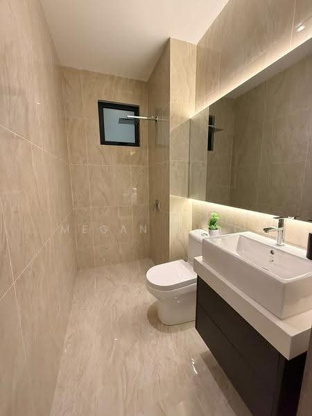 Kediaman Servis untuk Dijual di Azurite Residence @ Klebang - Megan Khoo - Bathroom - PropertyGuru.com.my