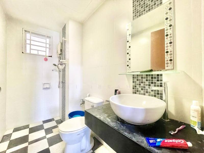 Kondominium untuk Dijual di Panorama Residences @ Batu Caves - Azli Ibrahim - Bathroom - PropertyGuru.com.my