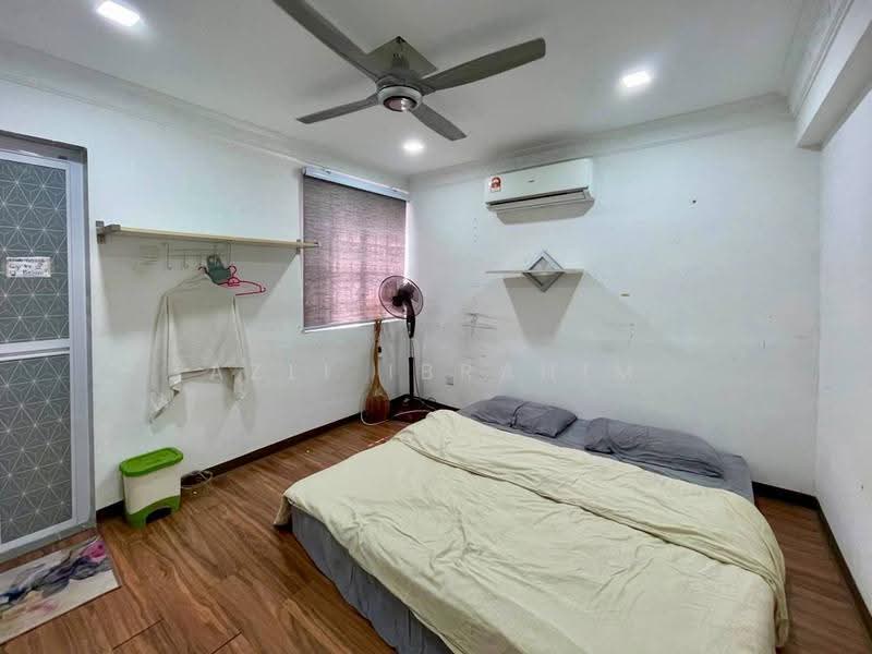 Kondominium untuk Dijual di Bella Vista - Azli Ibrahim - Bedroom - PropertyGuru.com.my