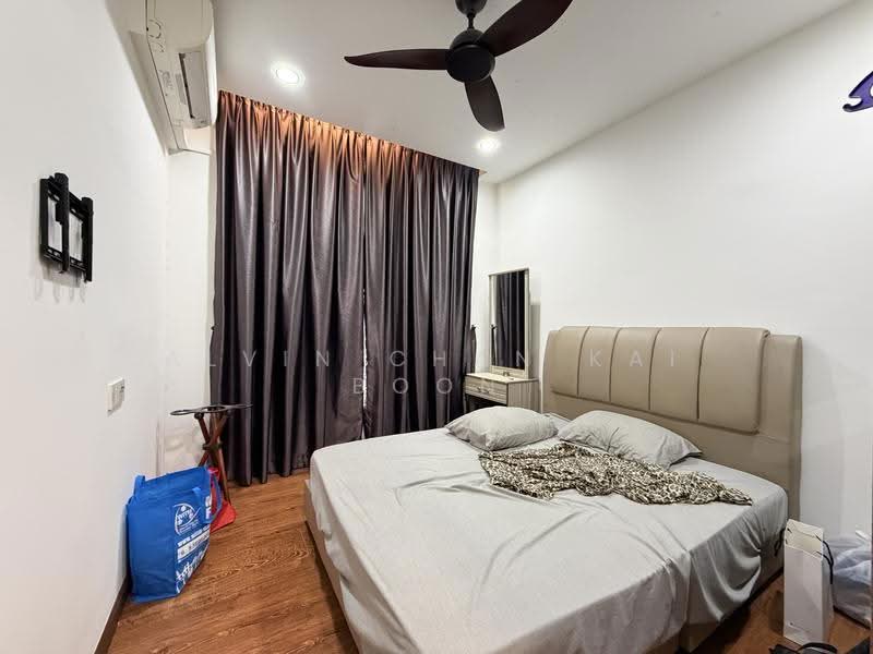 Service Residence for Sale at Country Garden Central Park - Alvin Chan Kai Boon - Bedroom - PropertyGuru.com.my