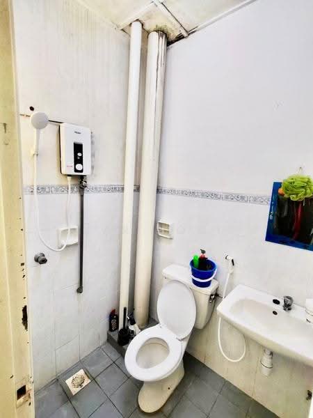 Kediaman Servis untuk Disewa di Domain 5 @ NeoCyber - Kar Hooi - Bathroom - PropertyGuru.com.my