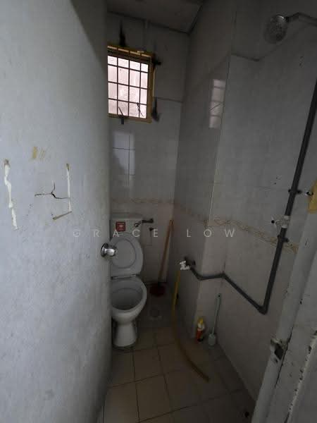 Shop / Office for Rent in Kajang (Selangor) - Grace Low - Bathroom - PropertyGuru.com.my