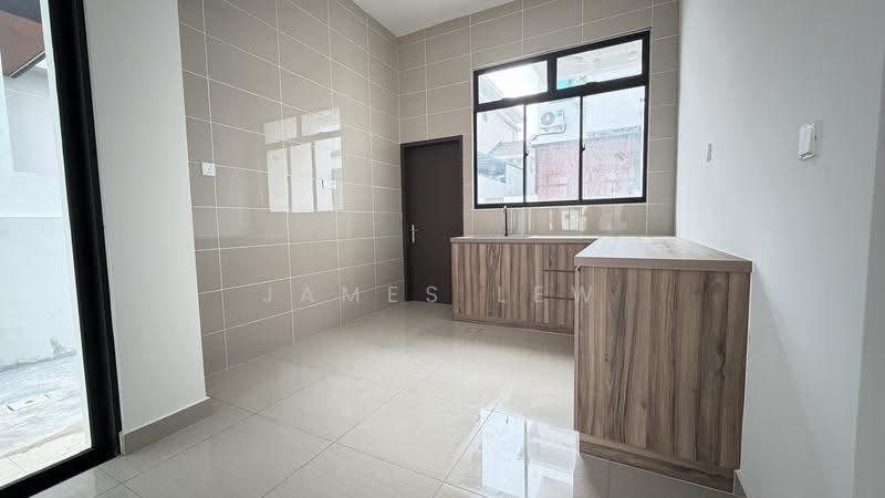2-storey Terraced House for Sale in Ulu Tiram (Johor) - James Lew - Kitchen - PropertyGuru.com.my
