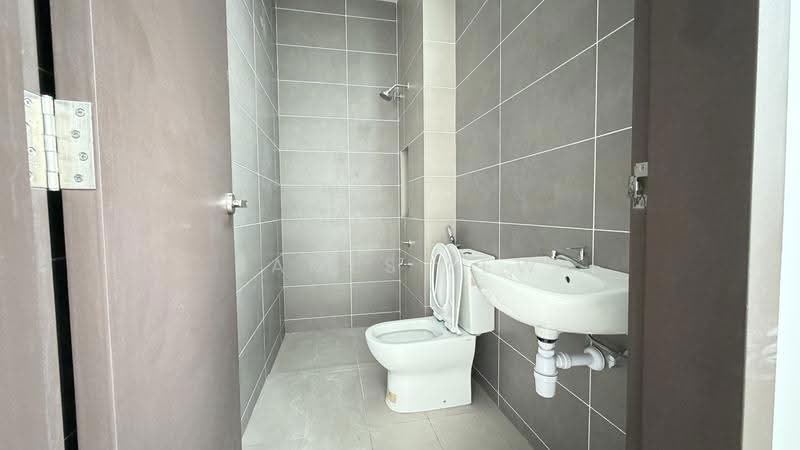 2-storey Terraced House for Sale in Ulu Tiram (Johor) - James Lew - Bathroom - PropertyGuru.com.my