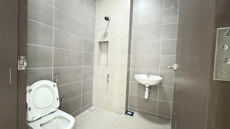 2-storey Terraced House for Sale in Ulu Tiram (Johor) - James Lew - Bathroom - PropertyGuru.com.my