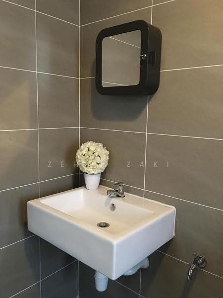 Kediaman Servis untuk Disewa di HYVE - Zehan Zaki - Bathroom - PropertyGuru.com.my