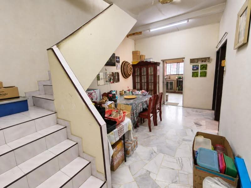 1.5-storey Terraced House for Sale in Taman Sri Melati (Selayang) - Azli Ibrahim - Dining Room - PropertyGuru.com.my