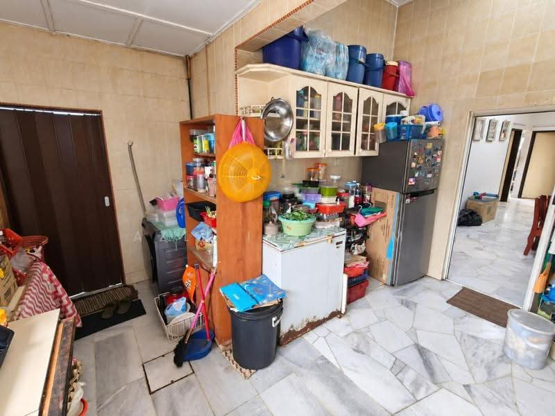 1.5-storey Terraced House for Sale in Taman Sri Melati (Selayang) - Azli Ibrahim - Kitchen - PropertyGuru.com.my