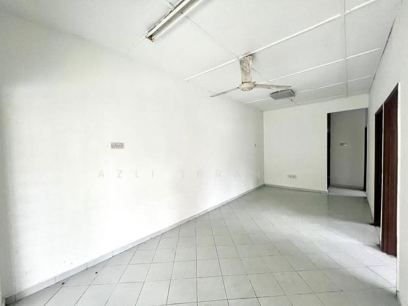 1-storey Terraced House for Sale in Bandar Rinching Seksyen 4 (Semenyih) - Azli Ibrahim - Interior - PropertyGuru.com.my