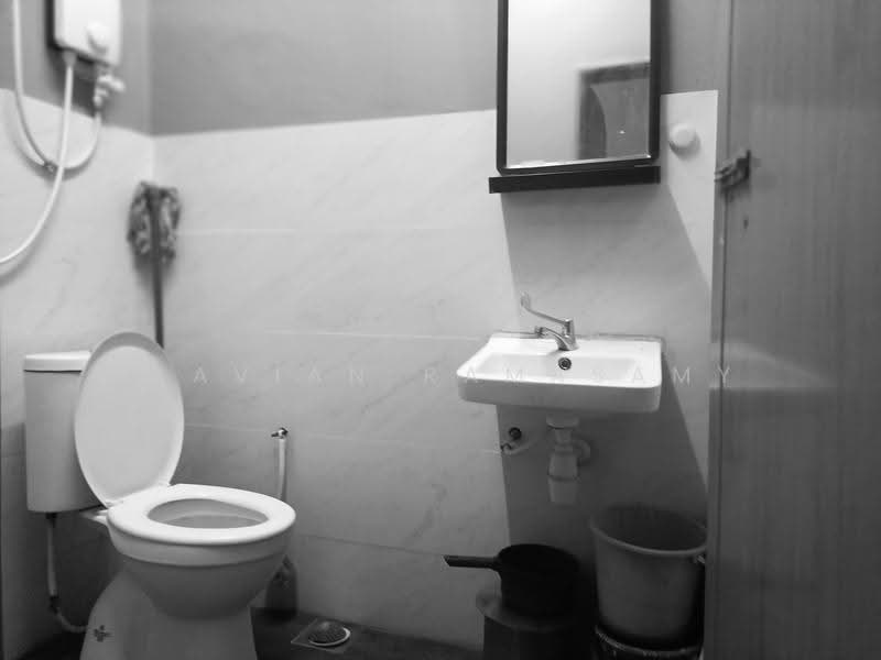 Semi-Detached House for Sale in Taman Johan Setia (Klang) - Alavian Ramasamy - Bathroom - PropertyGuru.com.my