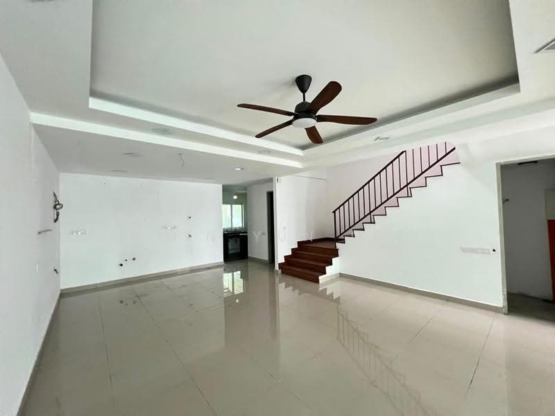 Rumah Teres untuk Disewa di Kuantan (Pahang) - Chin Yun Lee - Living Room - PropertyGuru.com.my