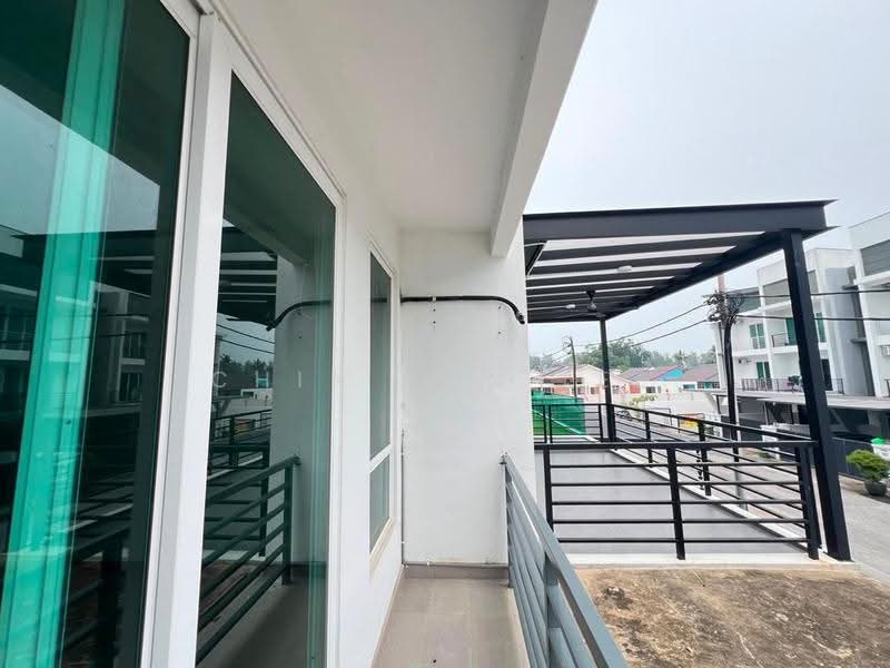Rumah Teres untuk Disewa di Kuantan (Pahang) - Chin Yun Lee - Balcony - PropertyGuru.com.my