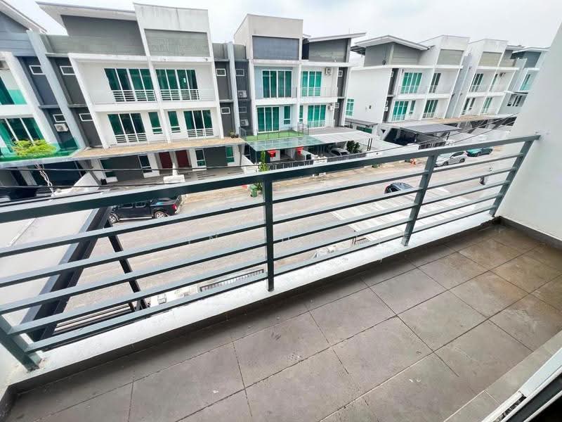 Rumah Teres untuk Disewa di Kuantan (Pahang) - Chin Yun Lee - Balcony - PropertyGuru.com.my