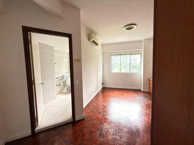 Kondominium untuk Dijual di Pantai Panorama Condominiums - Mr Zack - Bathroom - PropertyGuru.com.my