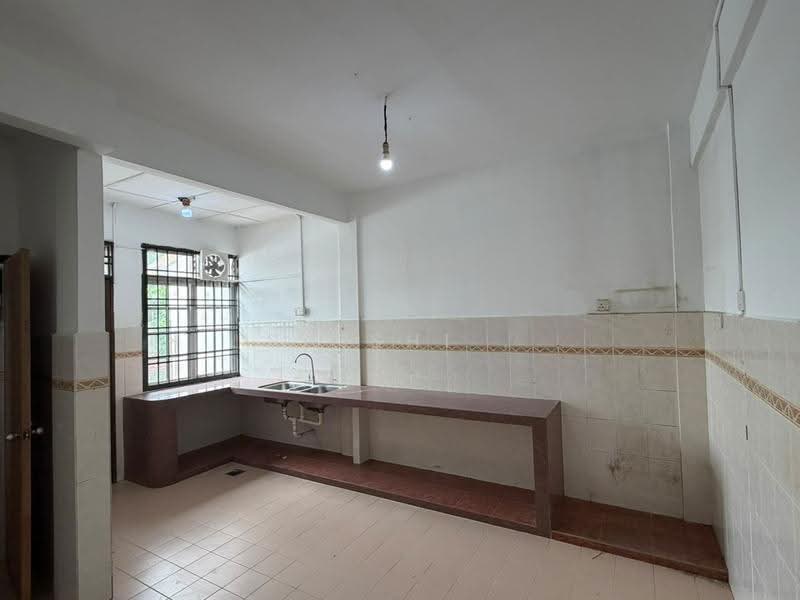 Rumah Teres 2-Tingkat untuk Dijual di Kulai (Johor) - Shishi . - Kitchen - PropertyGuru.com.my