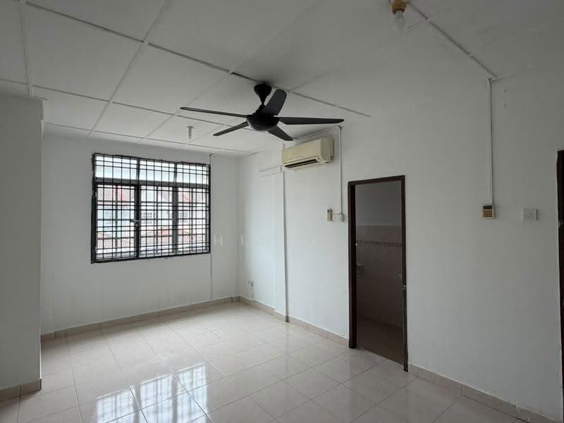 Rumah Teres 2-Tingkat untuk Dijual di Kulai (Johor) - Shishi . - Living Room - PropertyGuru.com.my