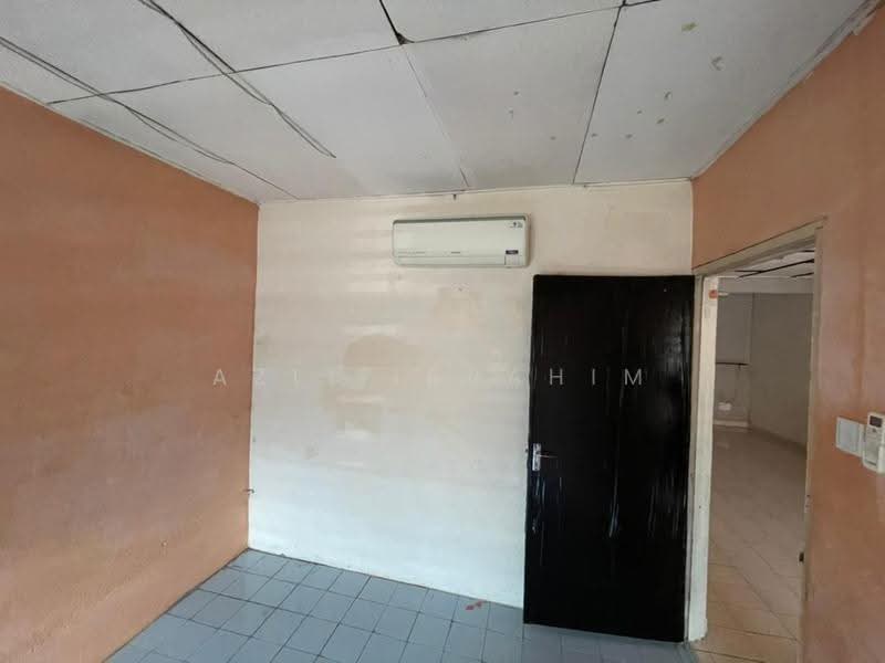 1-storey Terraced House for Sale in Taman Salak Jaya (Salak South) - Azli Ibrahim - Interior - PropertyGuru.com.my