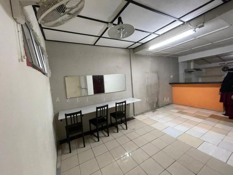 1-storey Terraced House for Sale in Taman Salak Jaya (Salak South) - Azli Ibrahim - Interior - PropertyGuru.com.my