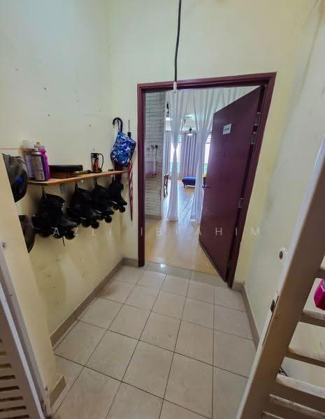 Apartment for Sale at Larai Apartment Presint 6 @ Putrajaya - Azli Ibrahim - Entrance - PropertyGuru.com.my