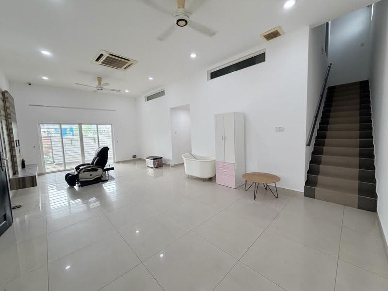 2-storey Terraced House for Sale in Bandar Sri Damansara (Selangor) - Alven Lim - Living Room - PropertyGuru.com.my