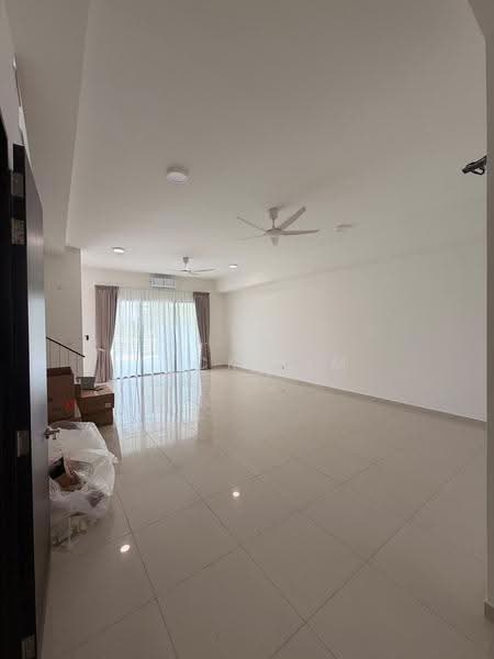Rumah Teres 2-Tingkat untuk Disewa di Twentyfive7 (Tanjong Duabelas) - Jack Lim - Living Room - PropertyGuru.com.my