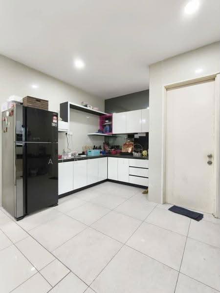 Rumah Kluster untuk Dijual di Taman Mount Austin (Tebrau) - Albee Liew - Kitchen - PropertyGuru.com.my
