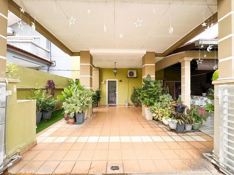 Cluster House for Sale in Bandar Bukit Mahkota (Bangi) - Azli Ibrahim - Entrance - PropertyGuru.com.my