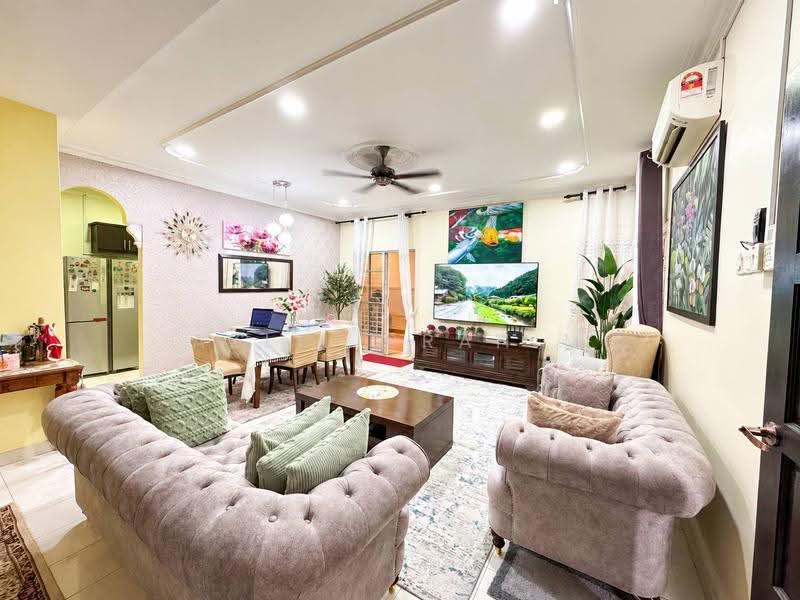 Cluster House for Sale in Bandar Bukit Mahkota (Bangi) - Azli Ibrahim - Living Room - PropertyGuru.com.my