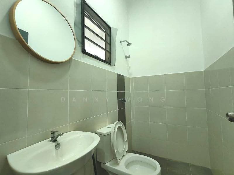 Rumah Teres 2-Tingkat untuk Disewa di Taman Scientex Rawang (Rawang) - Danny Wong - Bathroom - PropertyGuru.com.my