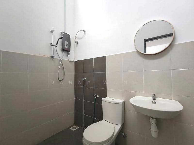 Rumah Teres 2-Tingkat untuk Disewa di Taman Scientex Rawang (Rawang) - Danny Wong - Bathroom - PropertyGuru.com.my