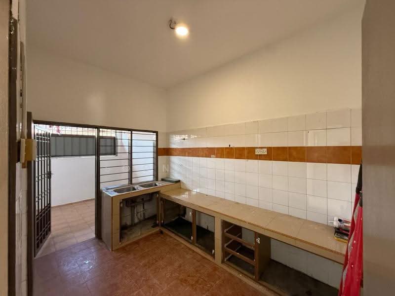 2-storey Terraced House for Sale in Taman Tiara (Tangkak) - Soon KEONG - Kitchen - PropertyGuru.com.my