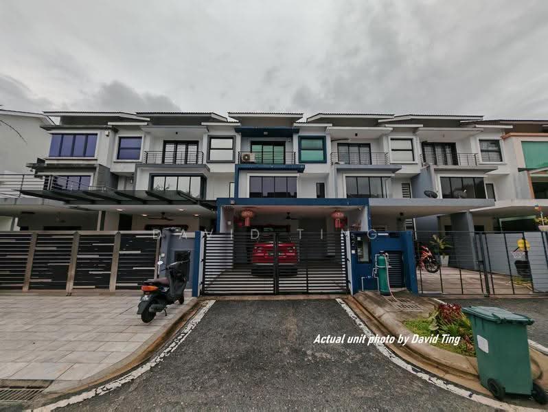 3-storey Terraced House for Sale in Lake Fields (Sungai Besi) - David Ting - PropertyGuru.com.my