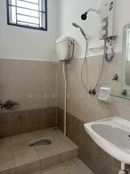 2-storey Terraced House for Rent in Taman Setia Indah (Tebrau) - Alanis Lee - Bathroom - PropertyGuru.com.my
