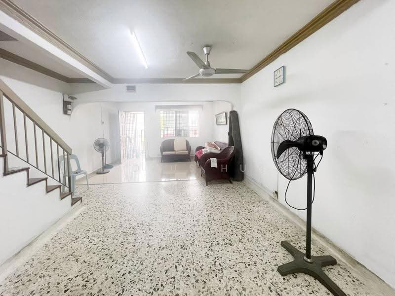Terraced House for Sale in Taman Selayang Utama (Selayang) - Firdaus Husin - Living Room - PropertyGuru.com.my