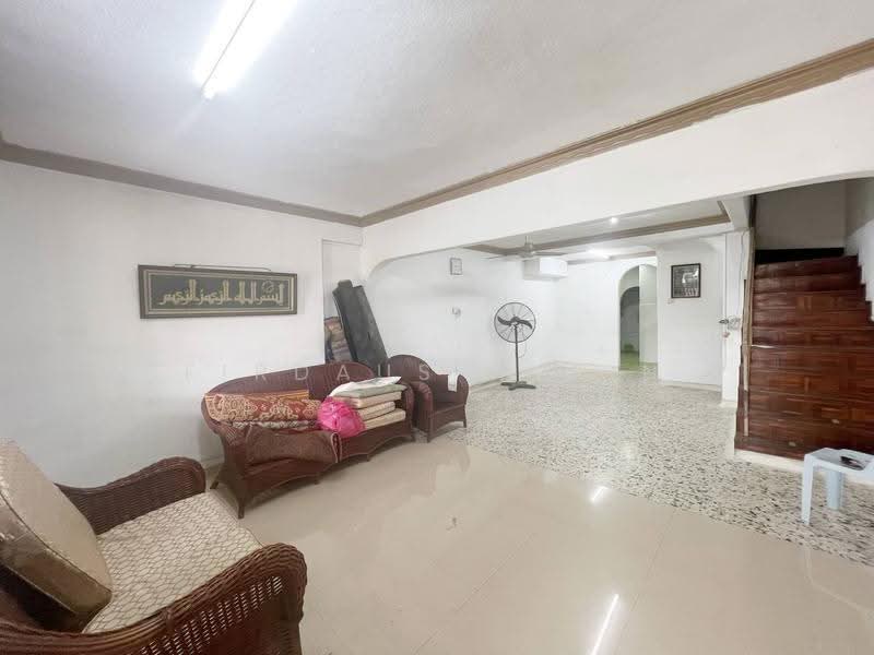Terraced House for Sale in Taman Selayang Utama (Selayang) - Firdaus Husin - Living Room - PropertyGuru.com.my