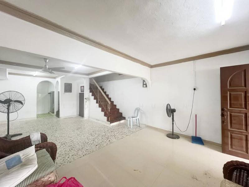 Terraced House for Sale in Taman Selayang Utama (Selayang) - Firdaus Husin - Living Room - PropertyGuru.com.my