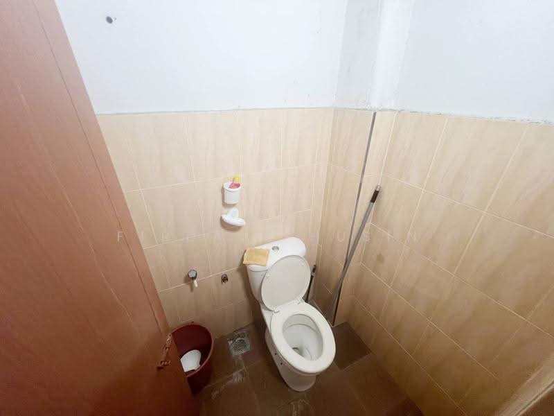 Terraced House for Sale in Taman Selayang Utama (Selayang) - Firdaus Husin - Bathroom - PropertyGuru.com.my